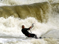 krapets big waves kite surfing